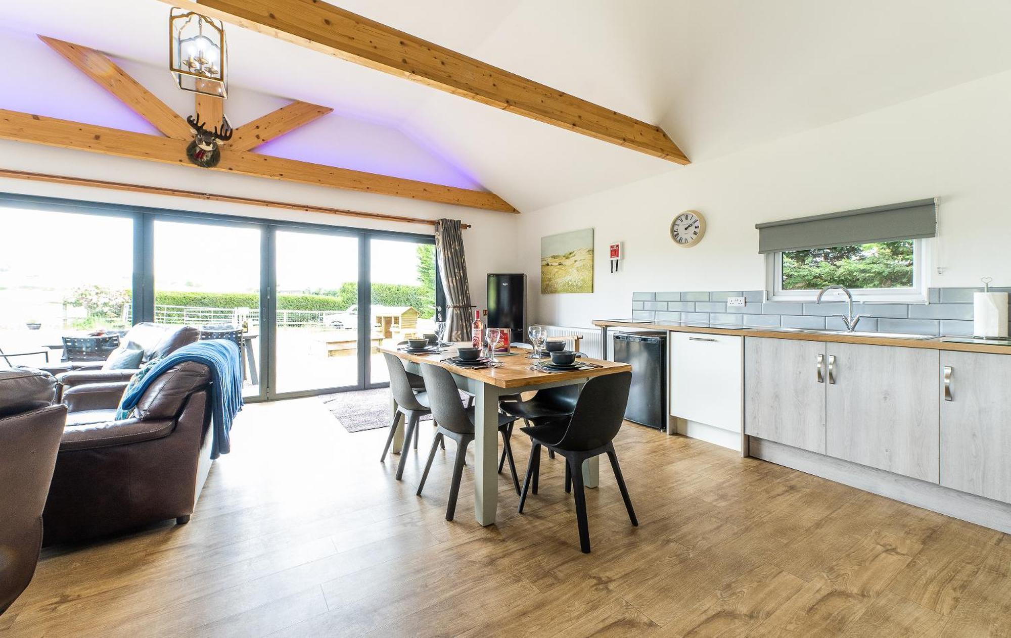 King Richard'S Luxury Lodge - Sleeps Up To 8 ,Dog Friendly ,Near Sherwood Forest At Fairview Farm In Nottingham Set In 88 Acres And Great For Groups,Family Gatherings,Corporate Events מראה חיצוני תמונה