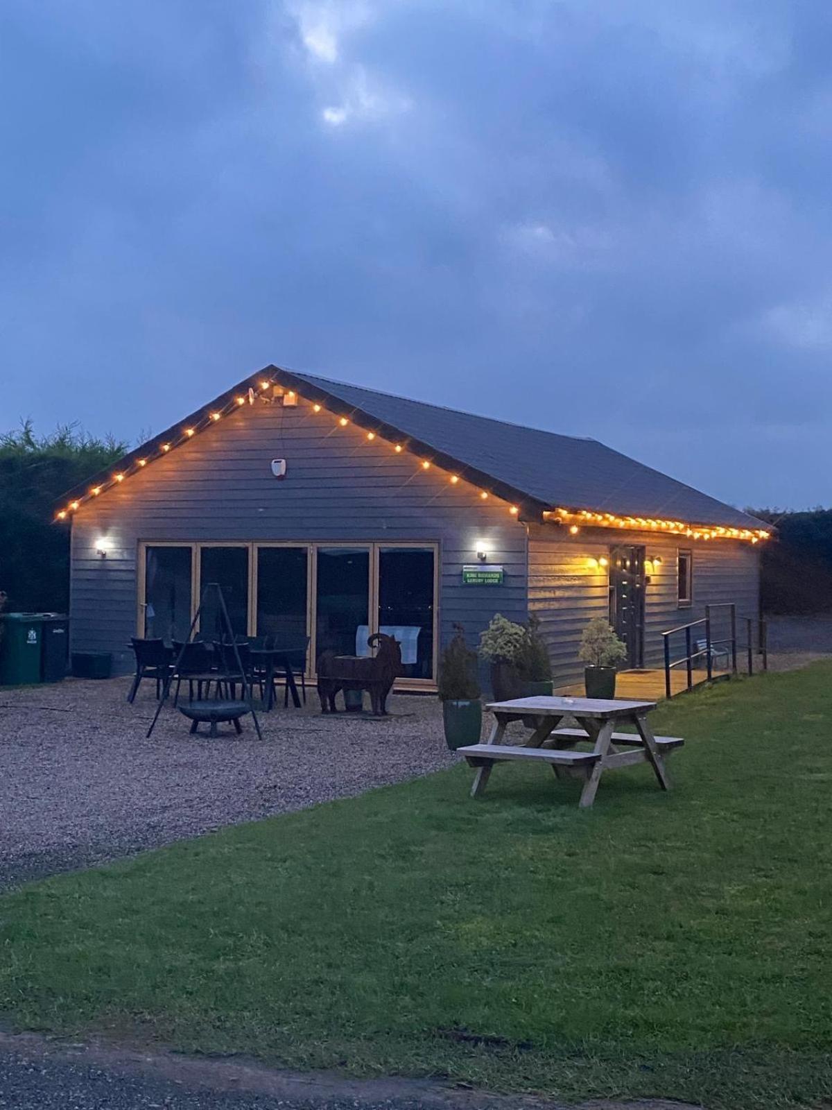 King Richard'S Luxury Lodge - Sleeps Up To 8 ,Dog Friendly ,Near Sherwood Forest At Fairview Farm In Nottingham Set In 88 Acres And Great For Groups,Family Gatherings,Corporate Events מראה חיצוני תמונה